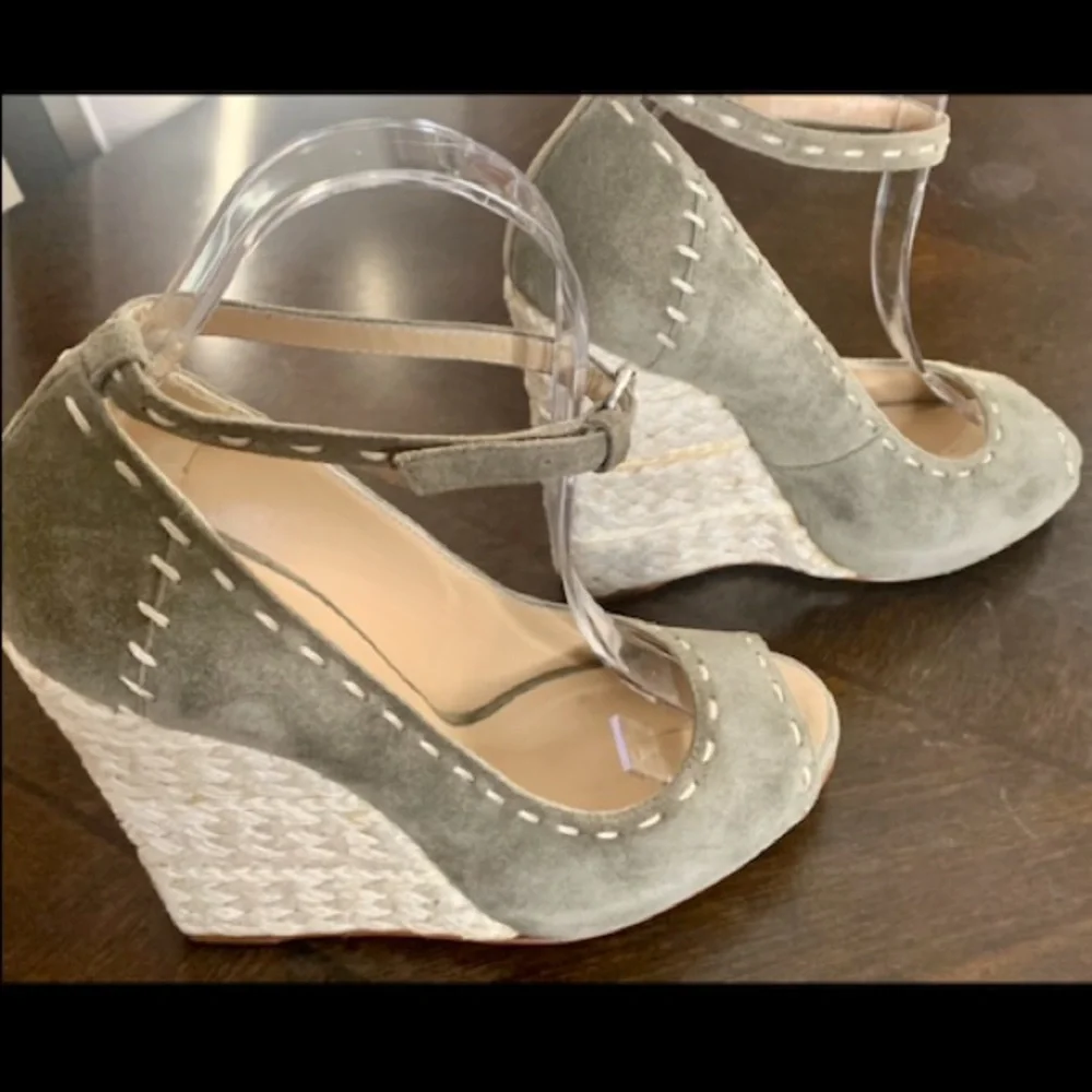 💫HP‼️💫 GIUSEPPE ZANOTTI Wedges in Grayish-Sage Color, Size 38.5 (US 8.5) - Picture 7 of 11